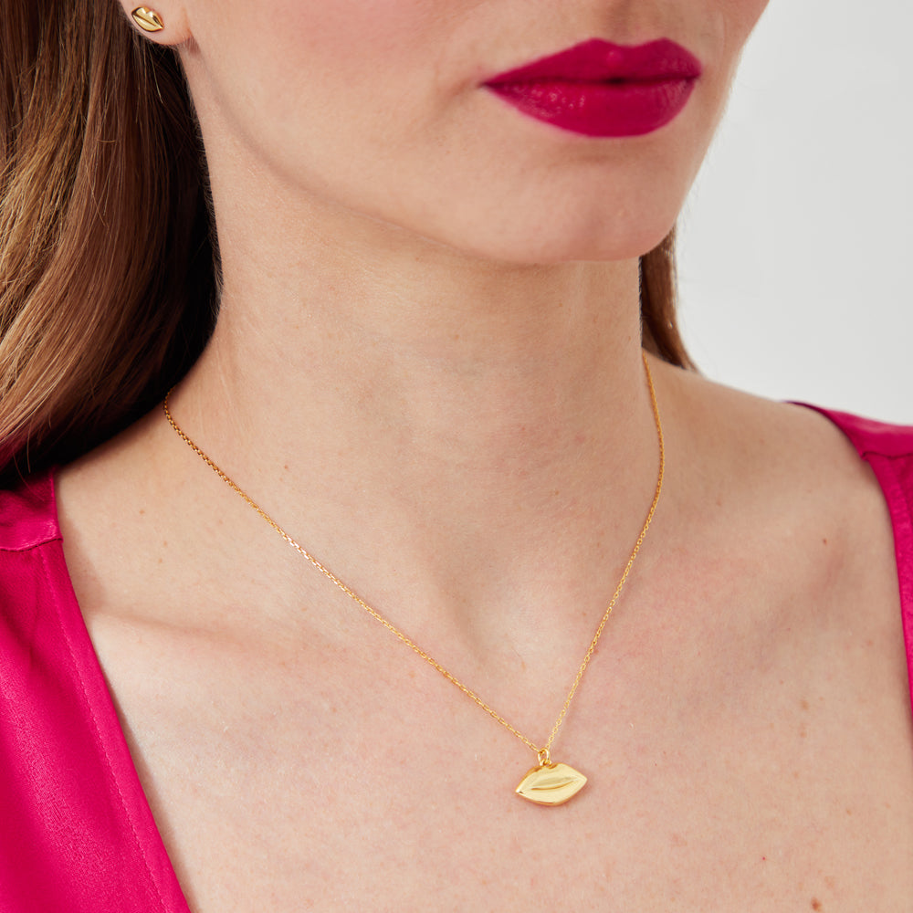 GOLD LUNA LIP PENDANT NECKLACE